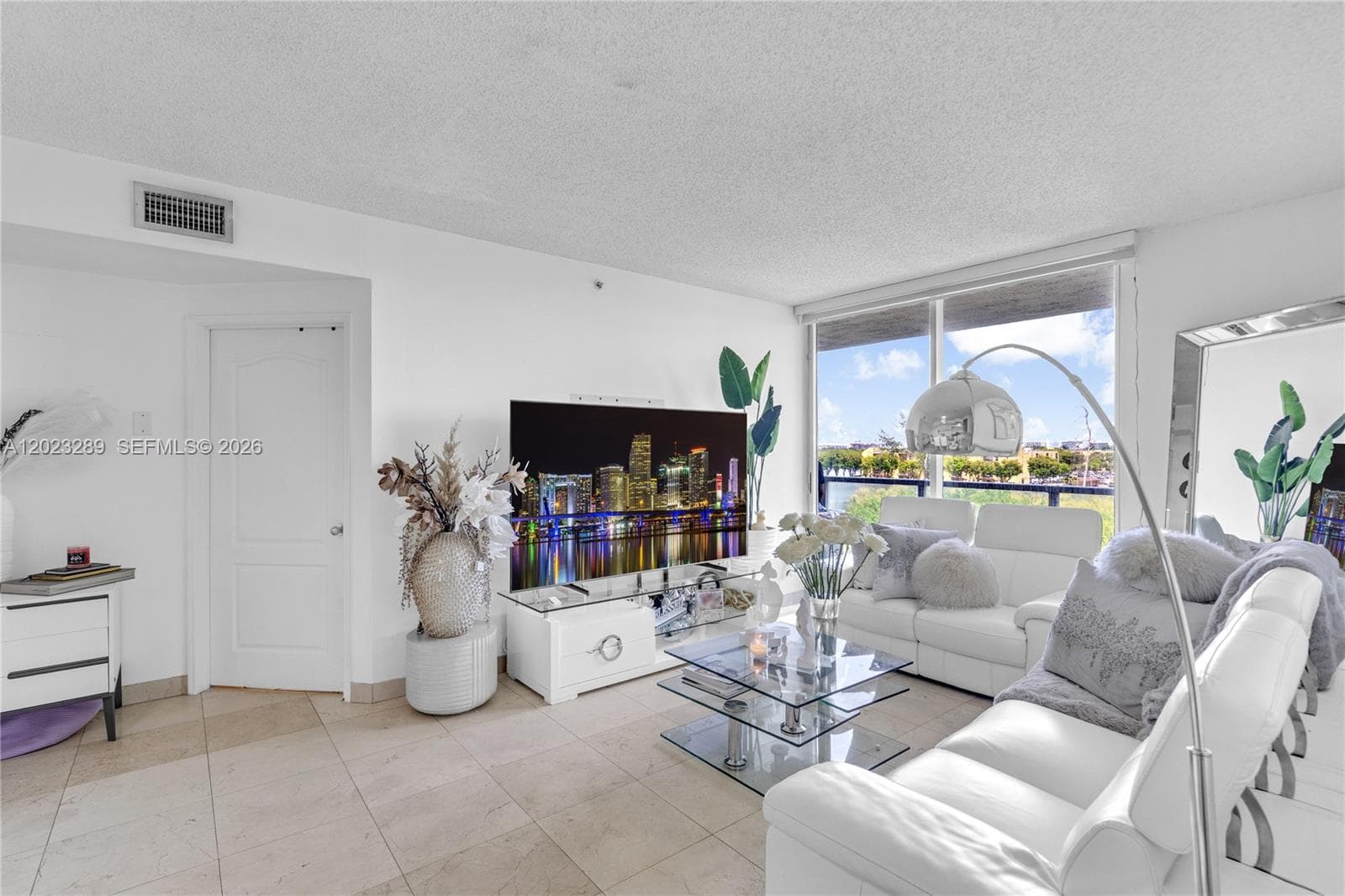 5077 NW 7th St # 517, Miami, FL 33126 photo 5