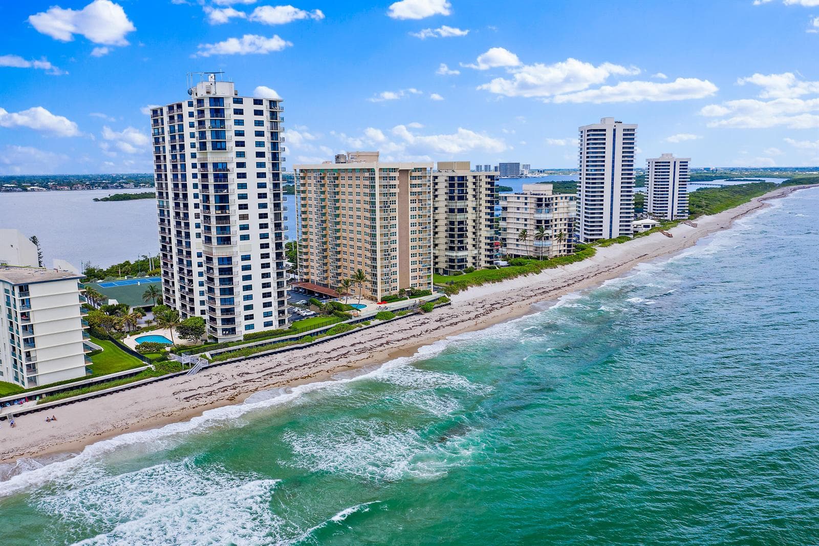 5420 N Ocean Drive # 305, Singer Island, FL 33404 photo 2