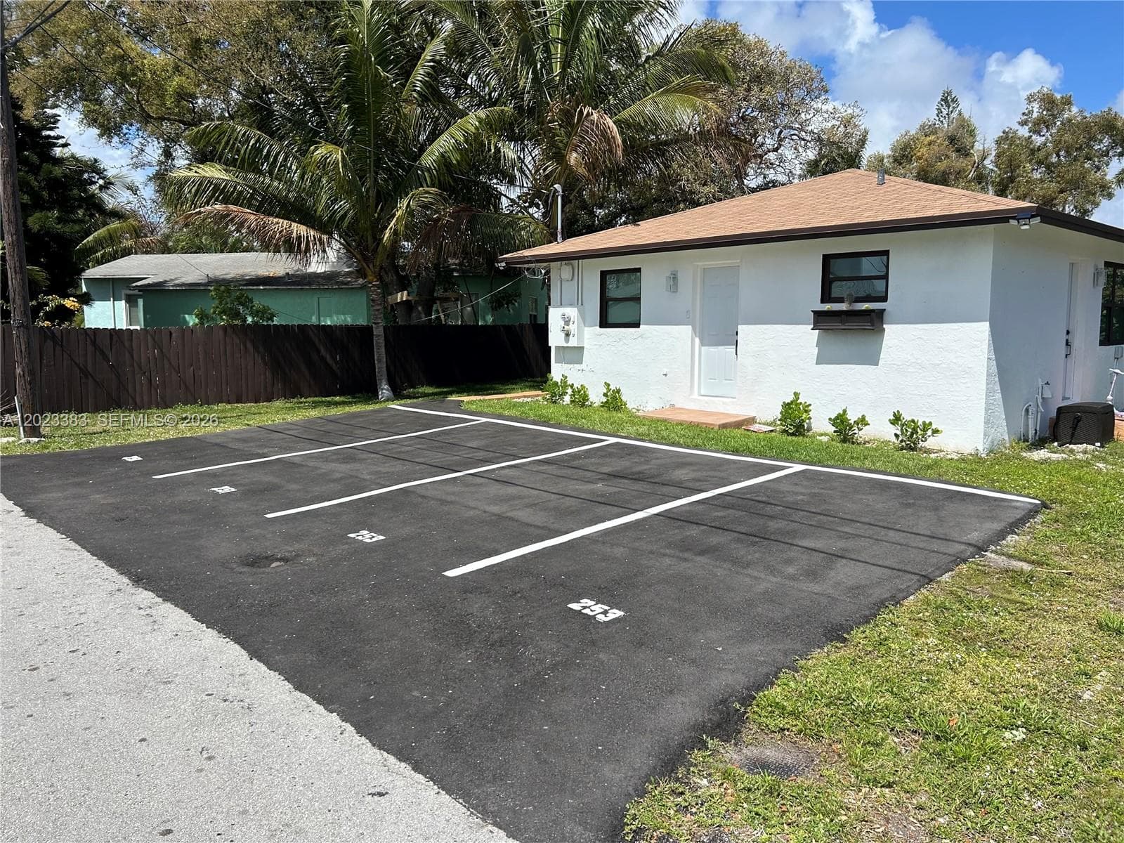 251-253 SW 11th St, Dania Beach, FL 33004 photo 2
