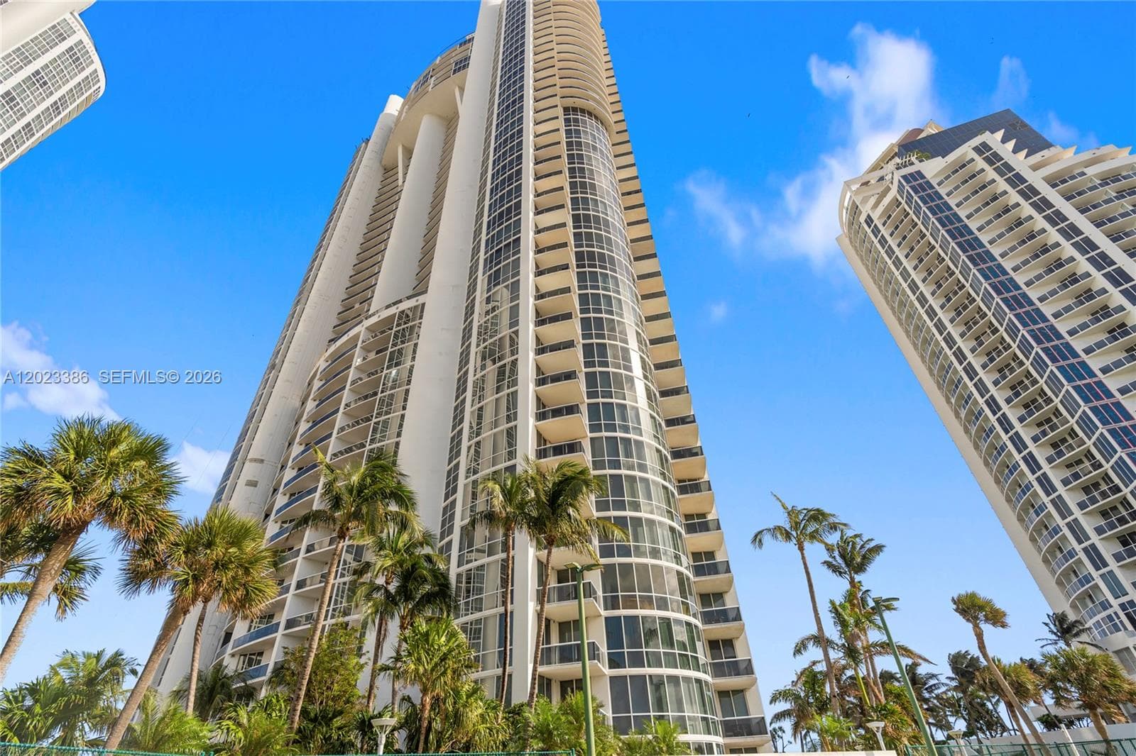 18101 Collins Ave # 1502, Sunny Isles Beach, FL 33160 photo 2
