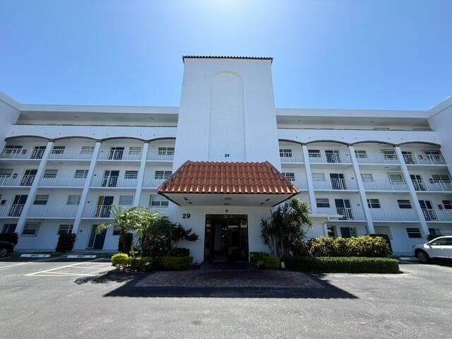 29 Yacht Club Drive # 304, North Palm Beach, FL 33408