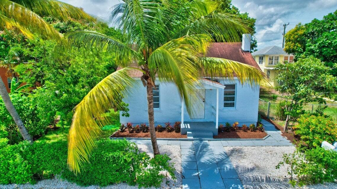 415 N H Street, FL 33460 photo 4
