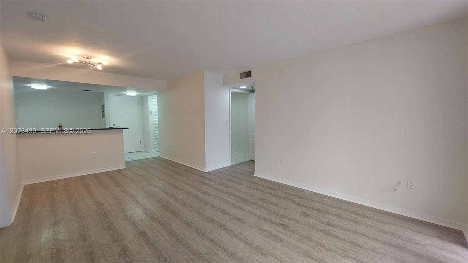 2642 Collins Ave # 408, Miami Beach, FL 33140