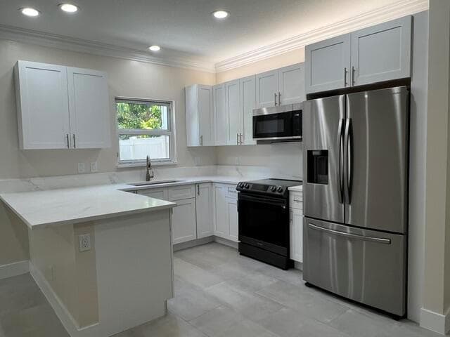 239 Leland Lane, FL 33463 photo 2