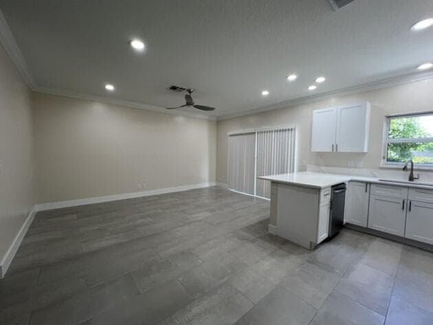 239 Leland Lane, FL 33463 photo 4