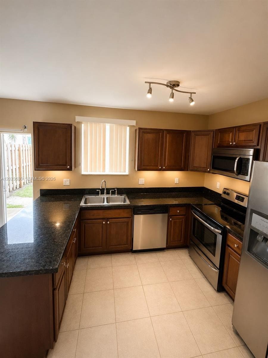 1827 NW 142nd Ln, Opa-Locka, FL 33054 photo 2
