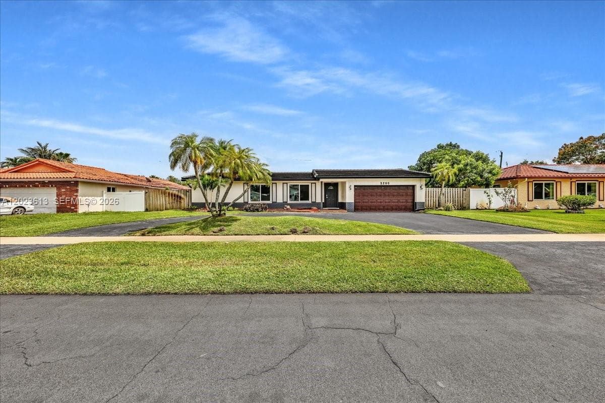 5260 SW 10th Ct, Plantation, FL 33317 photo 2