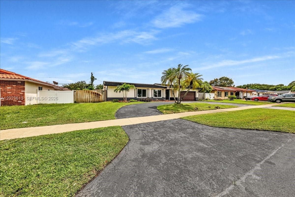 5260 SW 10th Ct, Plantation, FL 33317 photo 4