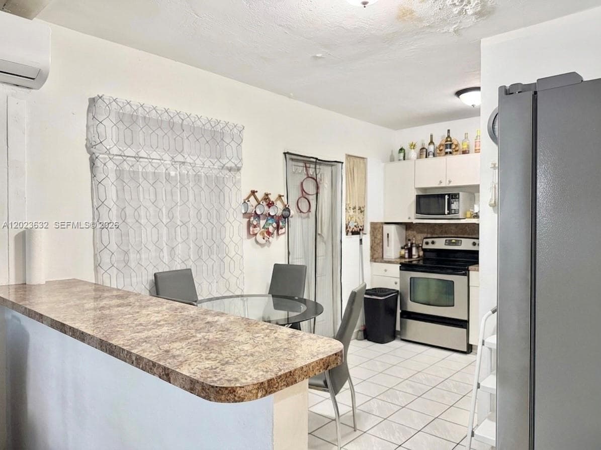 130 NW 16th Ave, Miami, FL 33125 photo 5