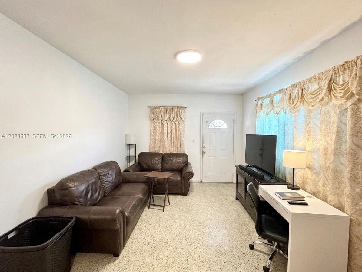 130 NW 16th Ave, Miami, FL 33125 photo 4