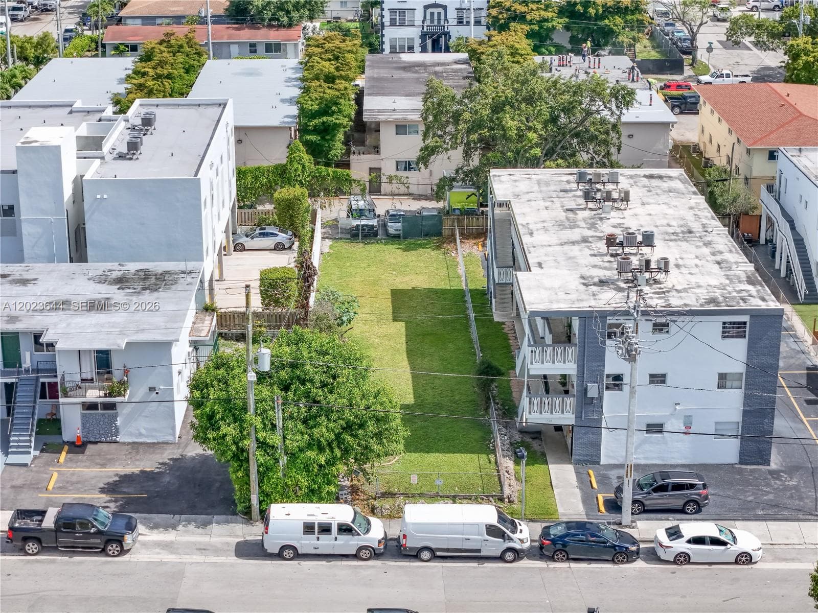 718 SW 4th St, Miami, FL 33130 photo 2