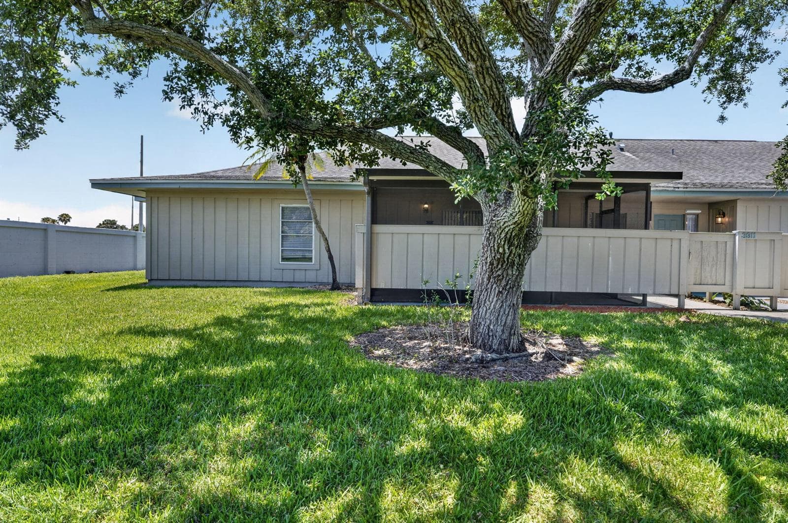 3911 NW Cinnamon Tree Circle, Jensen Beach, FL 34957 photo 2