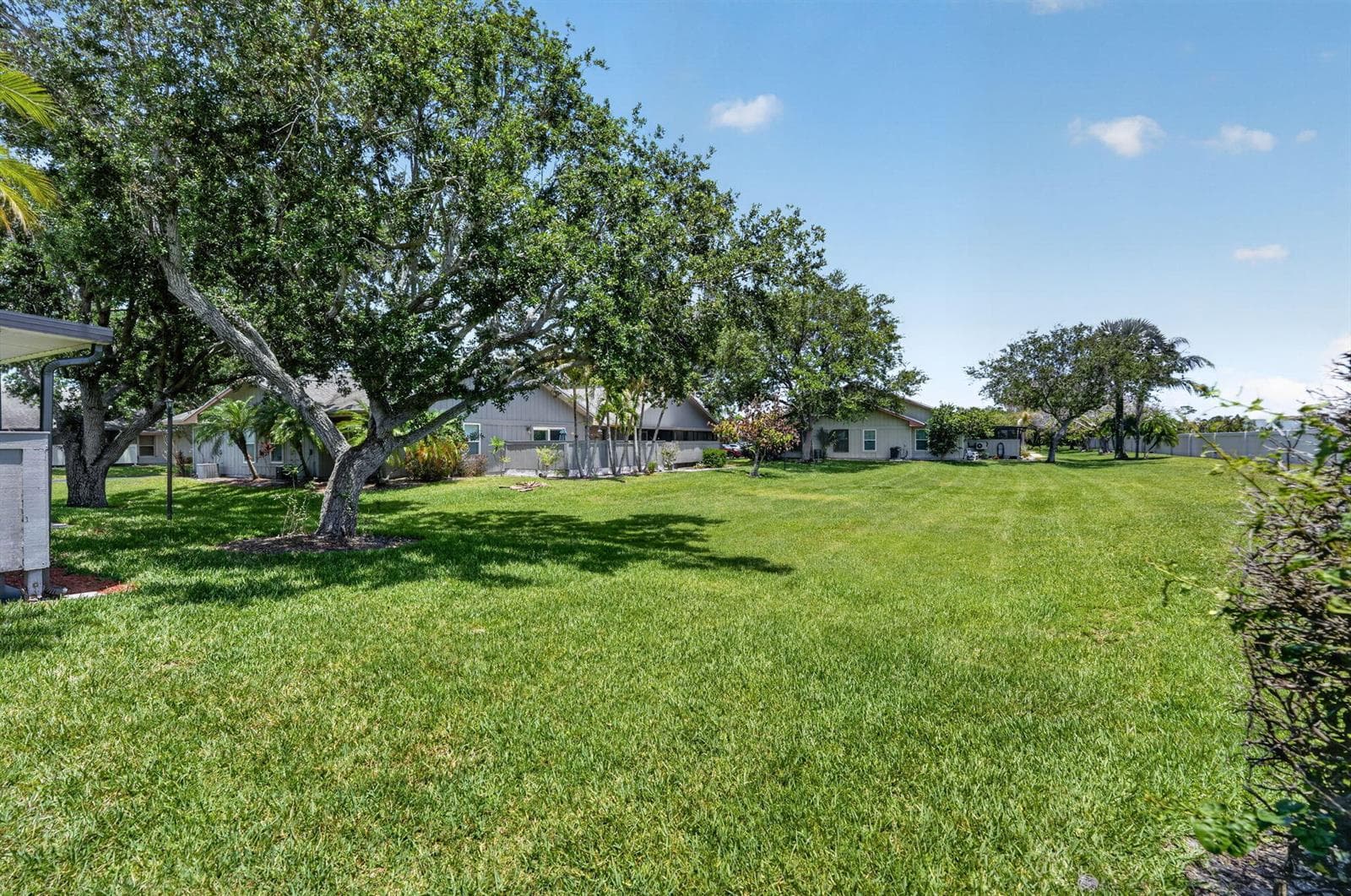 3911 NW Cinnamon Tree Circle, Jensen Beach, FL 34957 photo 4