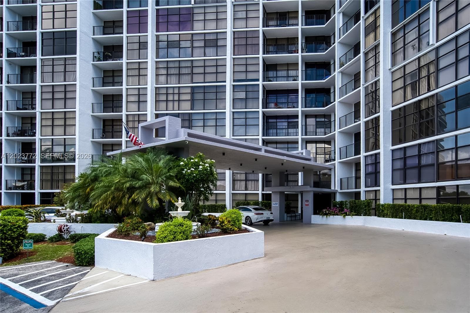 600 SW Parkview Dr # 505, Hallandale Beach, FL 33009 photo 4