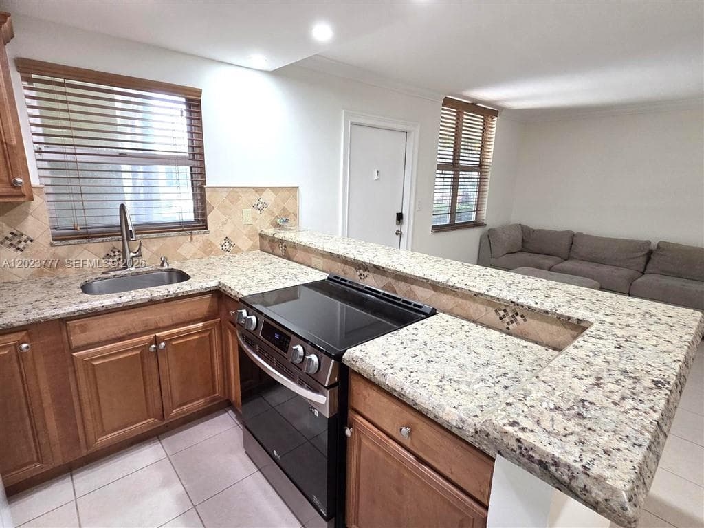 2400 NE 10th St # 104, Pompano Beach, FL 33062 photo 2