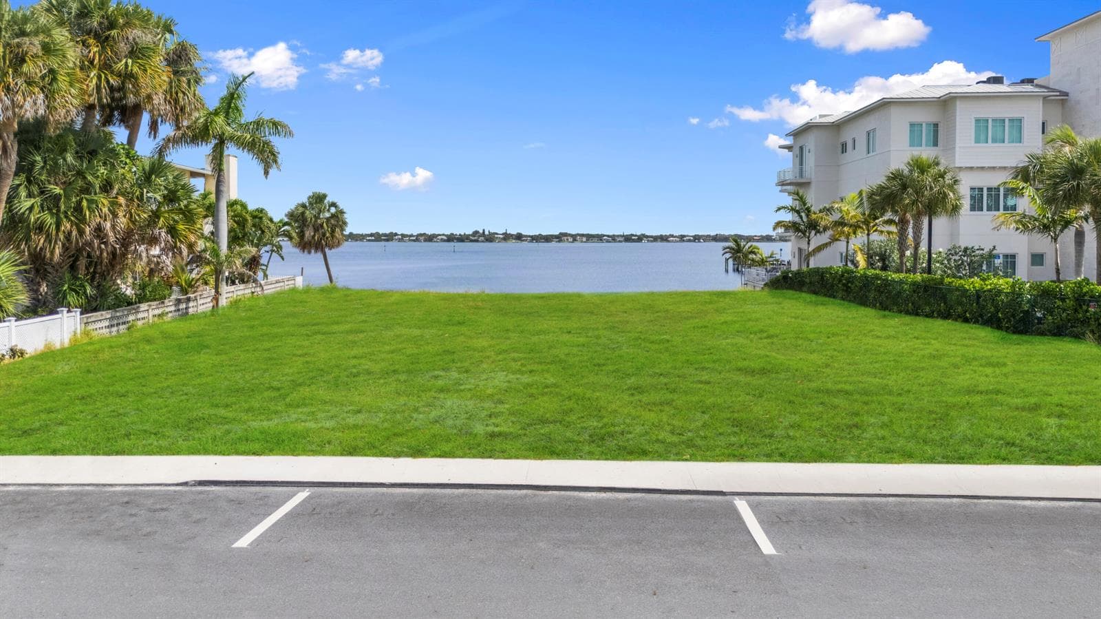 39 SE Seminole Street, Stuart, FL 34994 photo 4