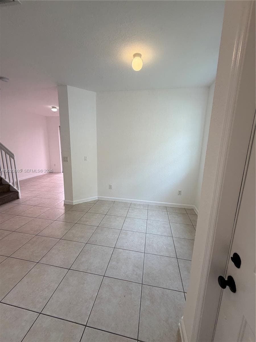 607 NE 21st Ter, Homestead, FL 33033 photo 2