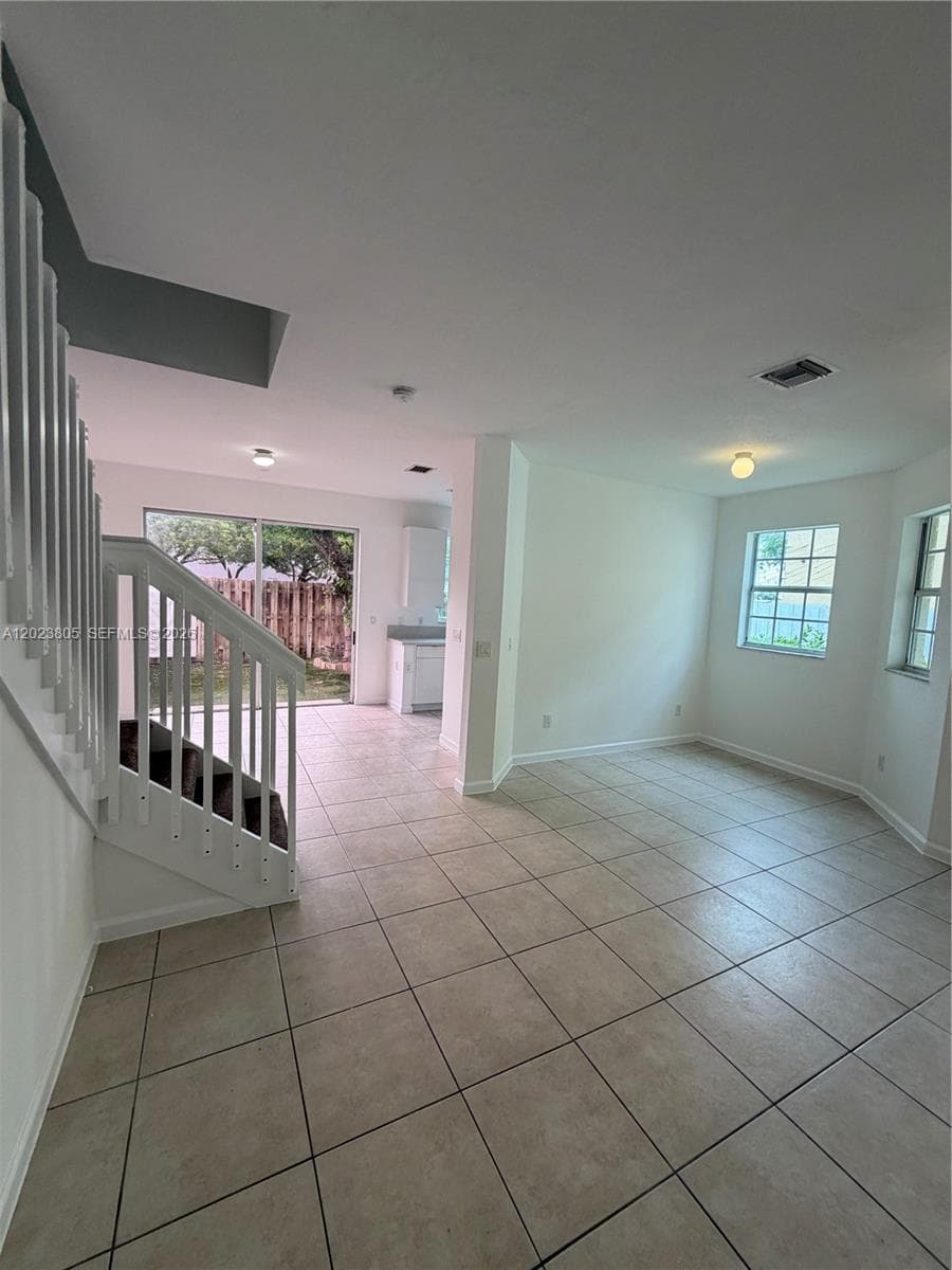 607 NE 21st Ter, Homestead, FL 33033 photo 3