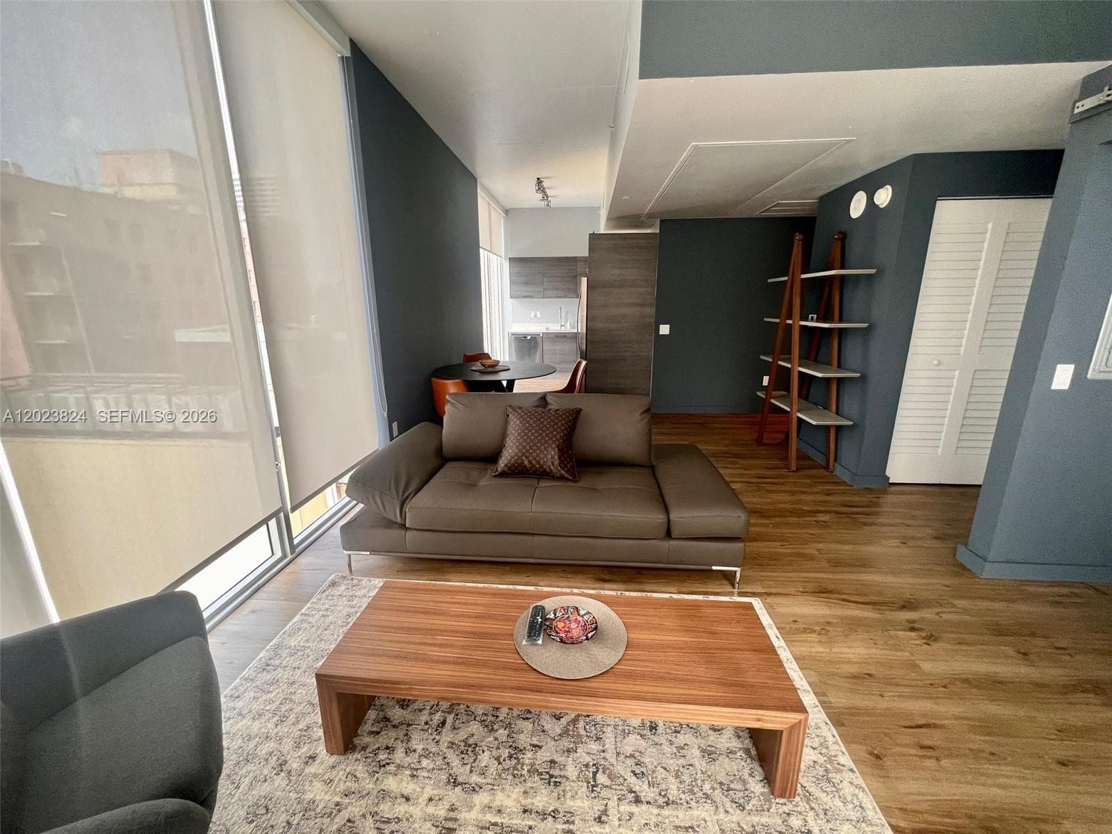 151 SE 1st St # 810, Miami, FL 33131 photo 2