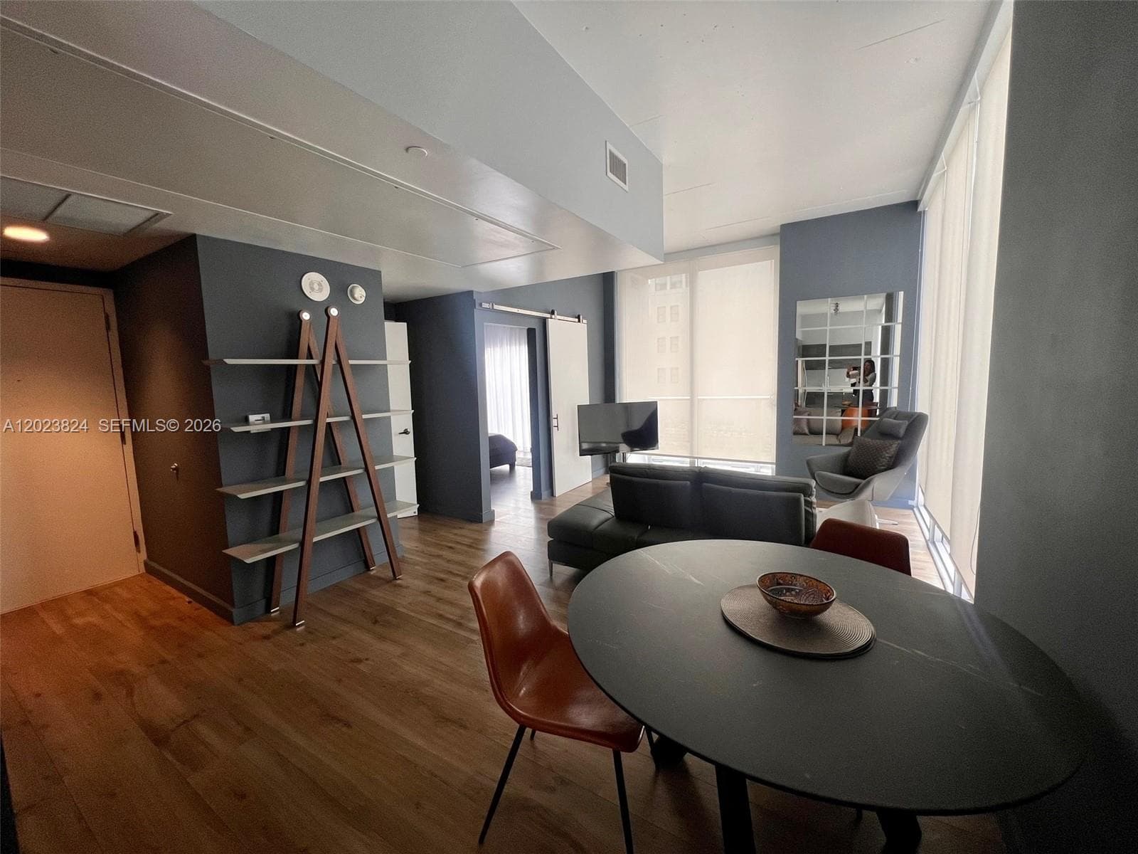 151 SE 1st St # 810, Miami, FL 33131 photo 3