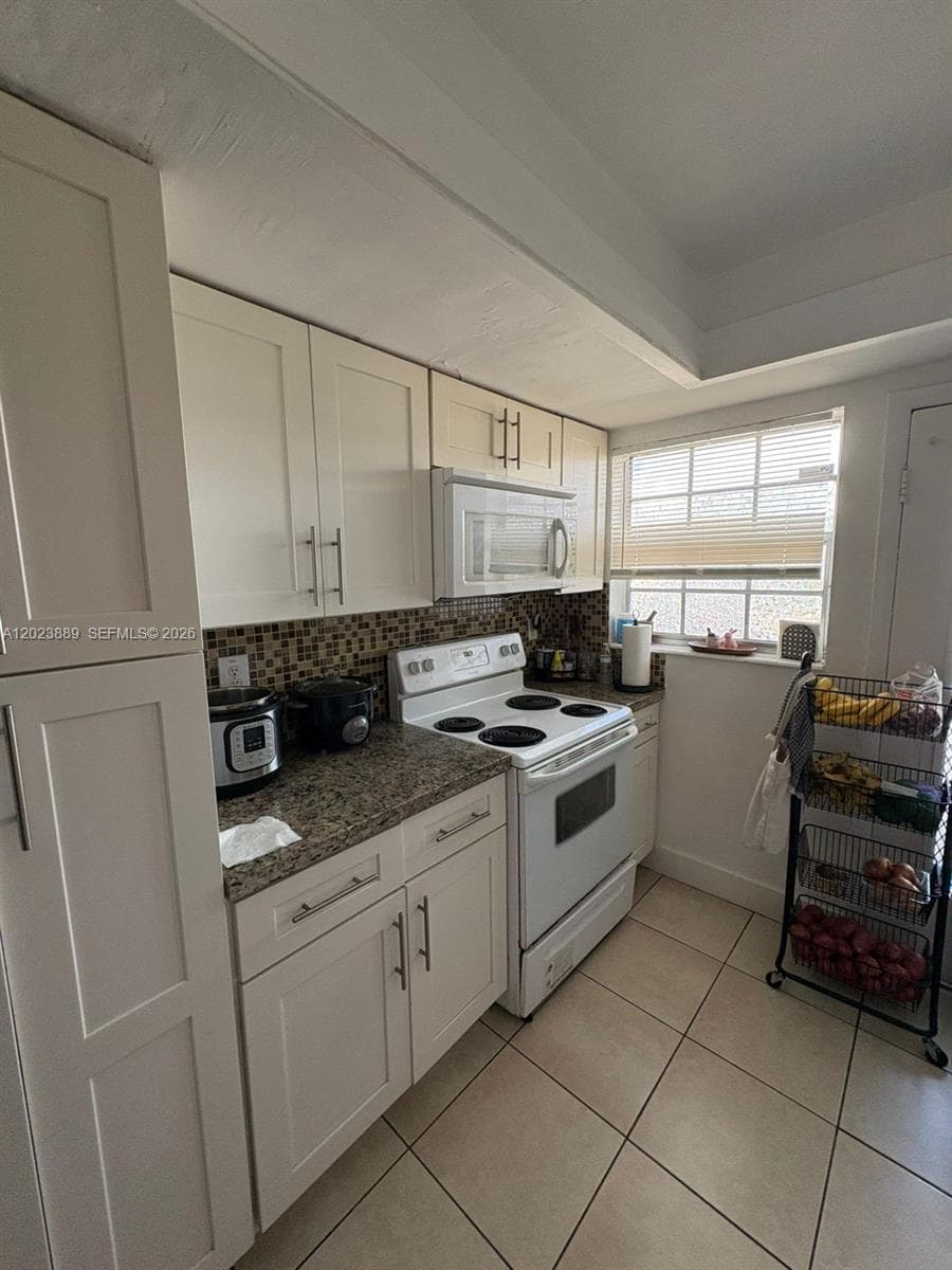 11840 NE 19th Dr # 14, North Miami, FL 33181 photo 2