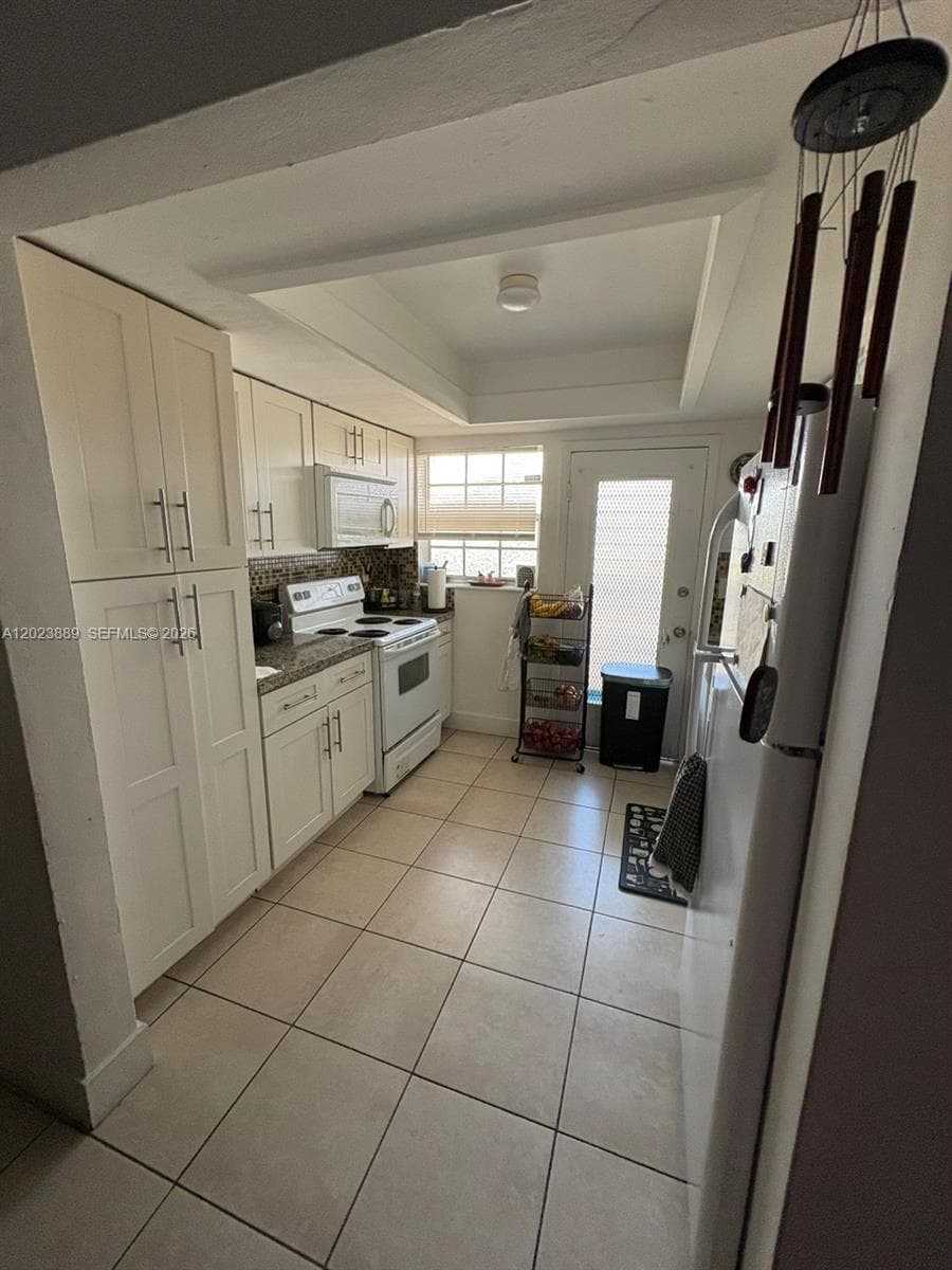 11840 NE 19th Dr # 14, North Miami, FL 33181 photo 4