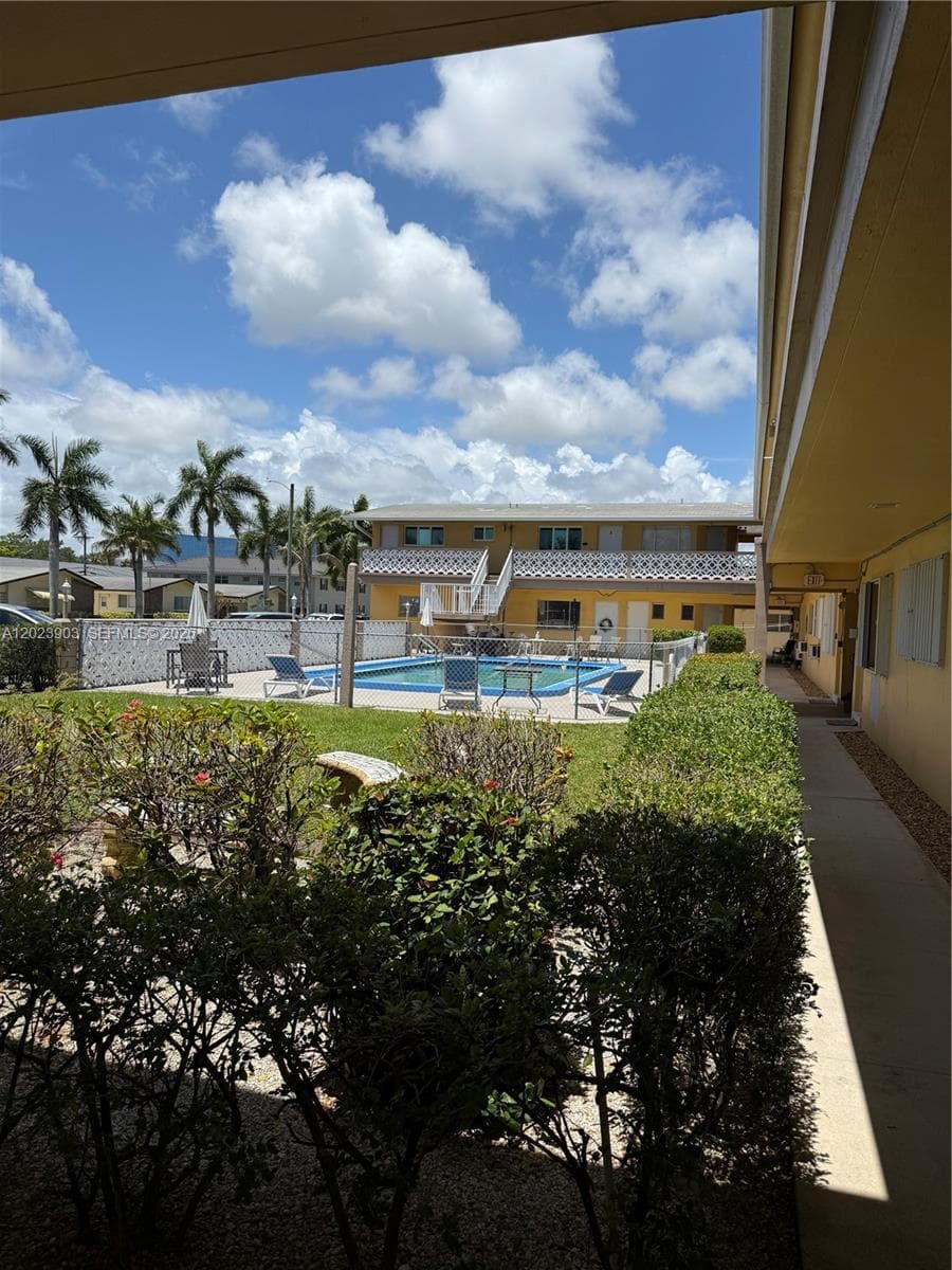 3525 Polk St # 7, Hollywood, FL 33021 photo 2
