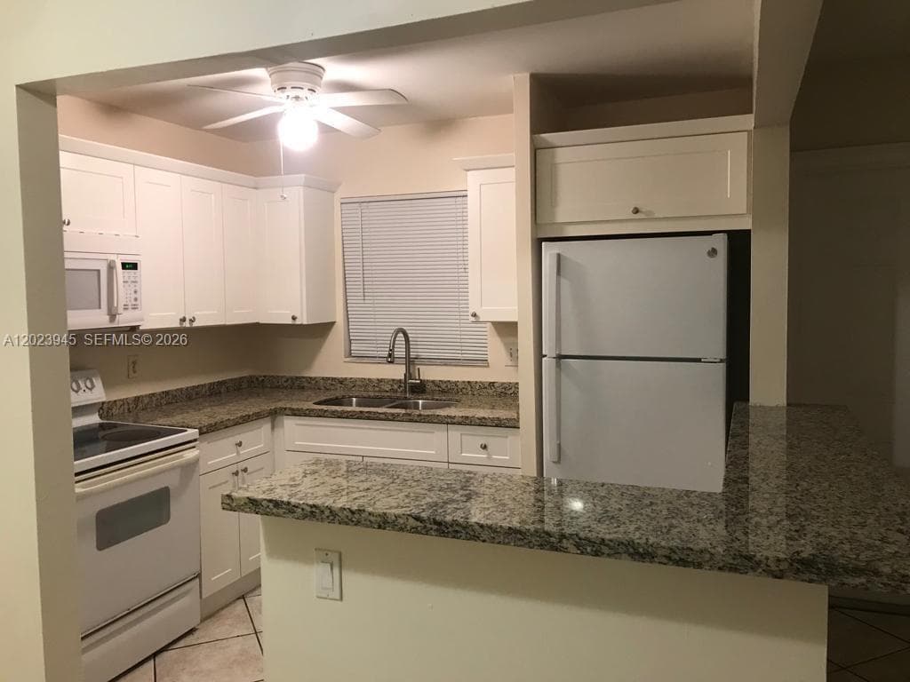 7910 Taft St # 214, Pembroke Pines, FL 33024 photo 3