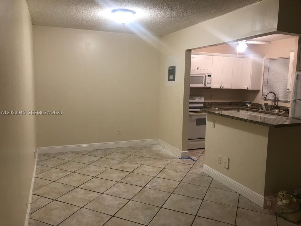 7910 Taft St # 214, Pembroke Pines, FL 33024 photo 4
