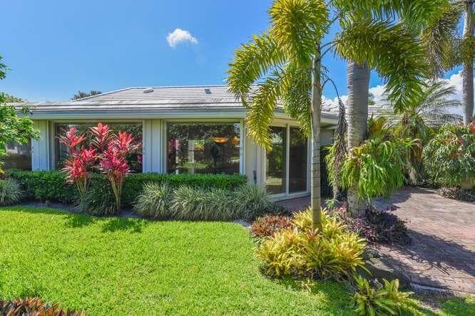 437 French Royale Circle, Atlantis, FL 33462 photo 4
