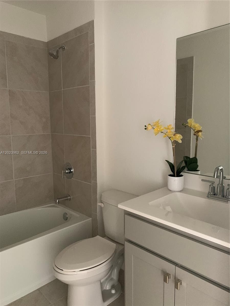 1068 SE 24th Ave, Homestead, FL 33035 photo 4