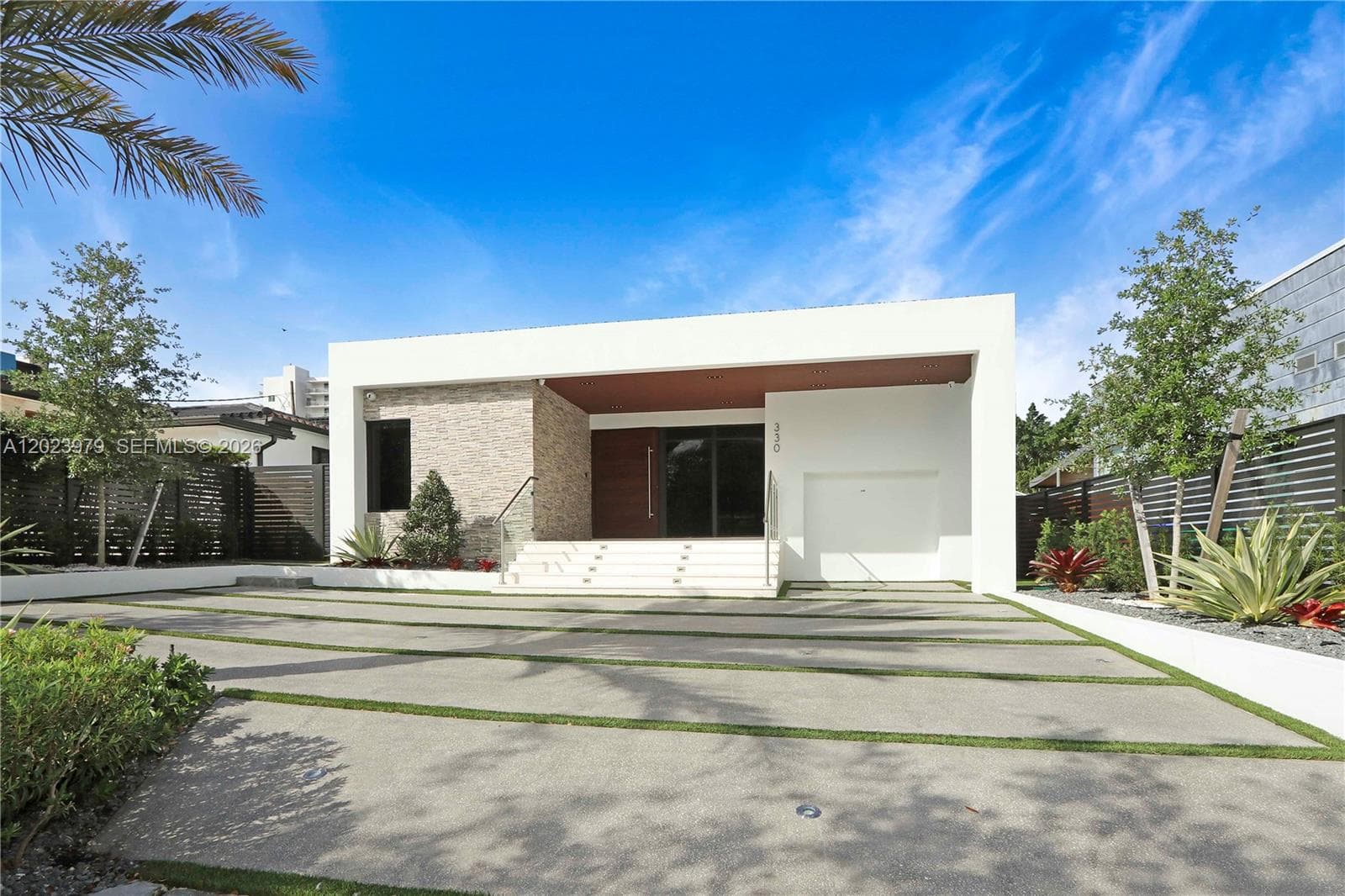 330 SW 19th Rd, Miami, FL 33129 photo 2