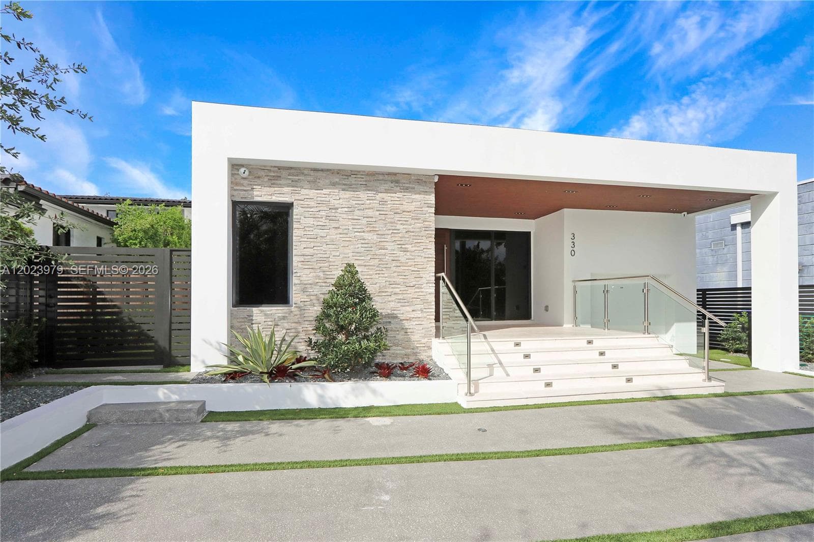 330 SW 19th Rd, Miami, FL 33129 photo 3