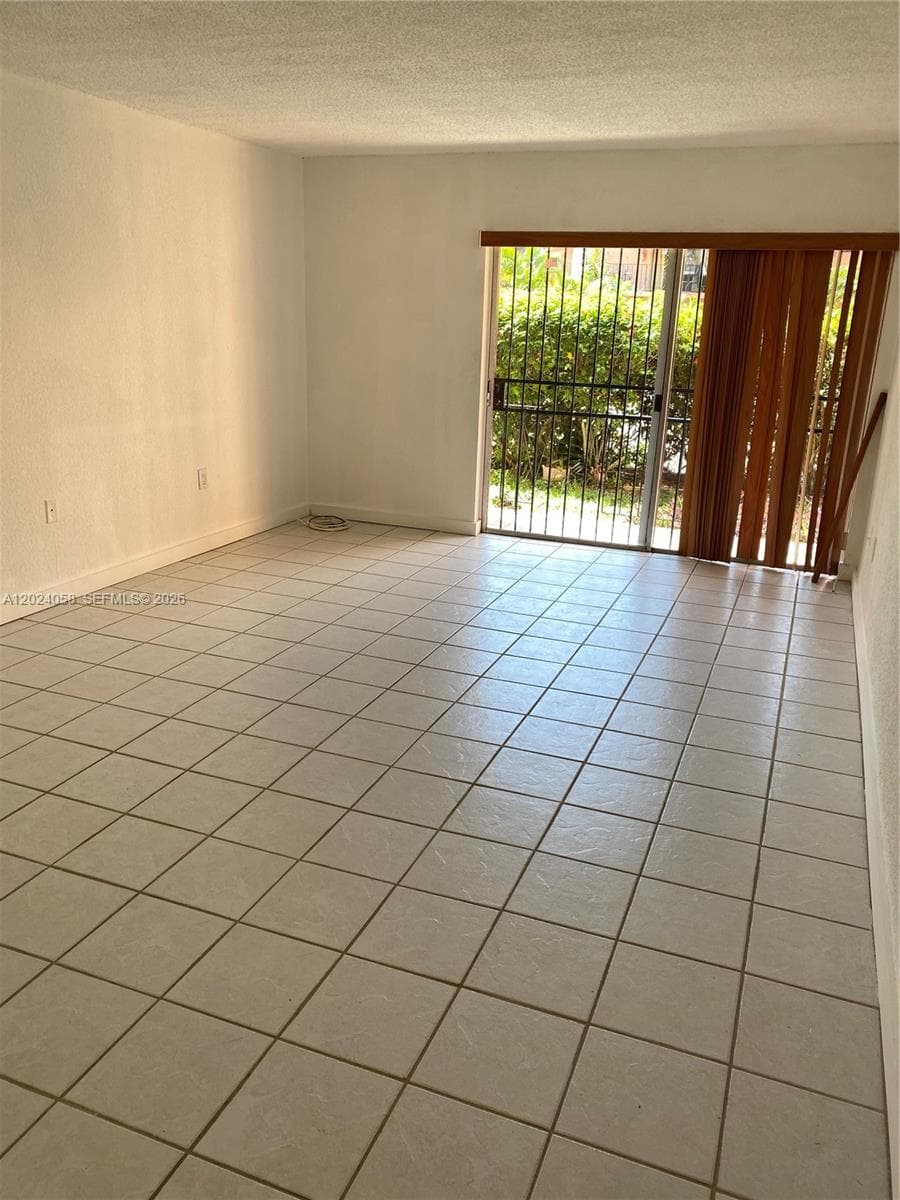1300 W 47th Pl # 118, Hialeah, FL 33012 photo 2