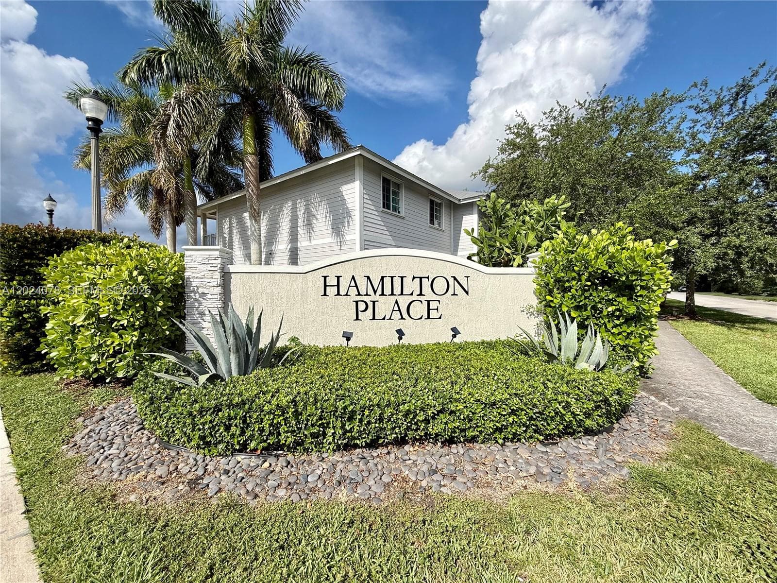 906 SE 17th St # 0, Homestead, FL 33034 photo 2