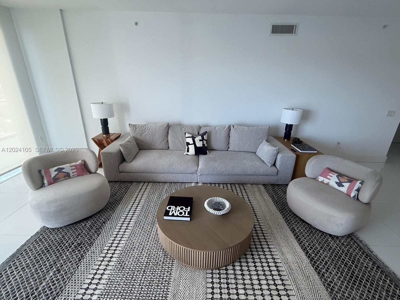 17301 Biscayne Blvd # 2305, North Miami Beach, FL 33160 photo 2