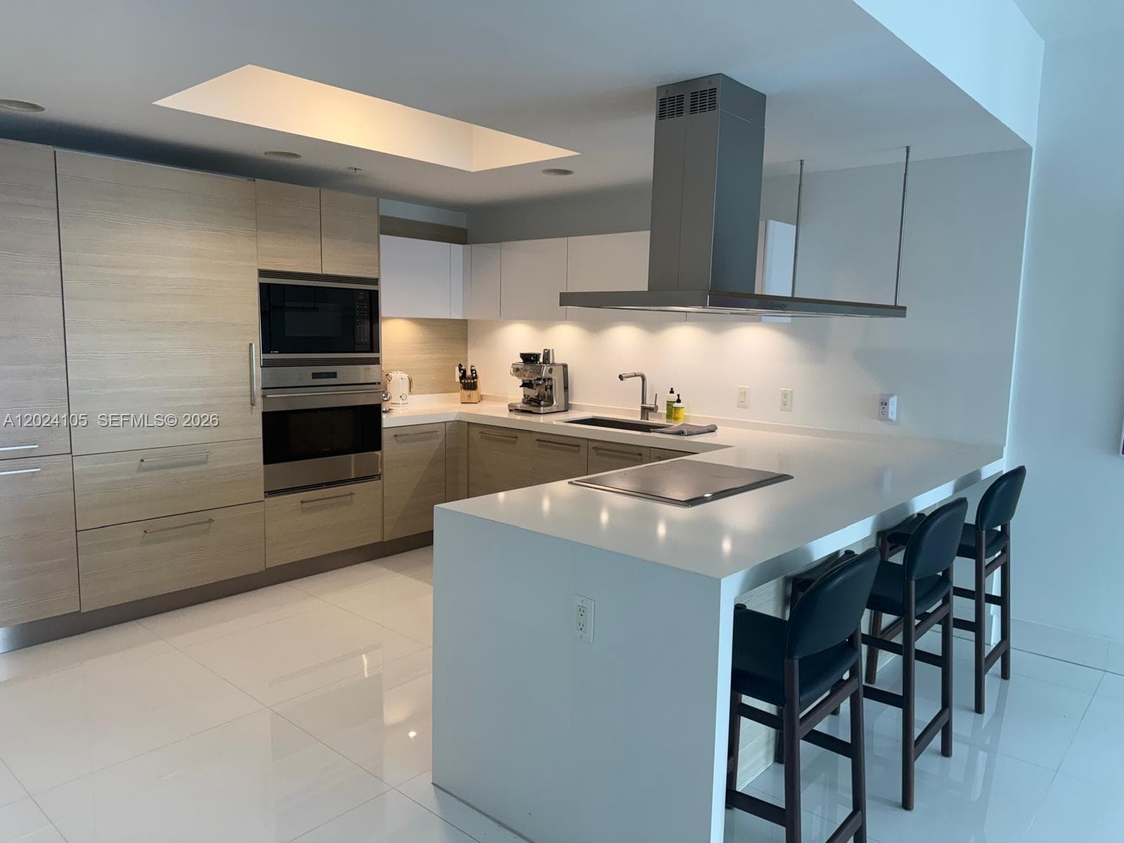 17301 Biscayne Blvd # 2305, North Miami Beach, FL 33160 photo 3