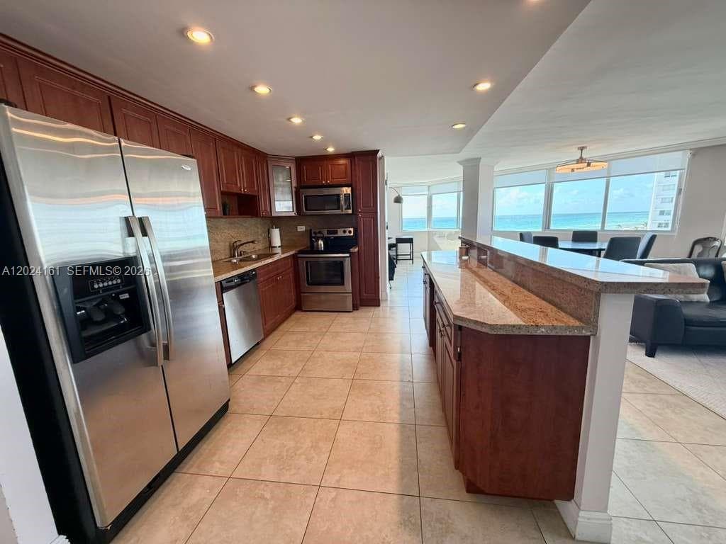 7135 Collins Ave # 815, Miami Beach, FL 33141 photo 3