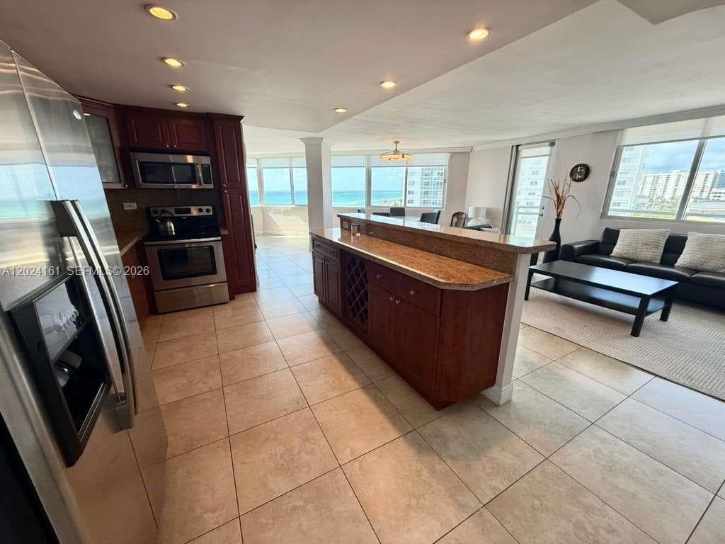 7135 Collins Ave # 815, Miami Beach, FL 33141 photo 5