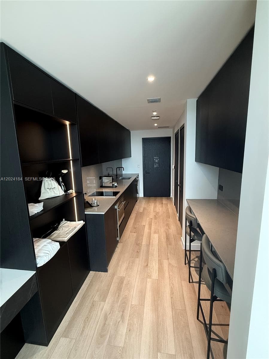 20 NE 11 St # 2601, Miami, FL 33132 photo 4