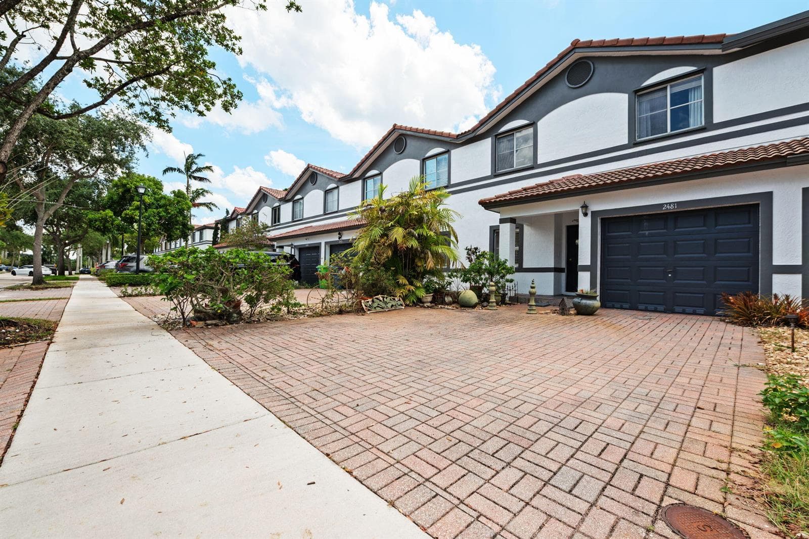2481 NW 98th Lane, Sunrise, FL 33322 photo 2