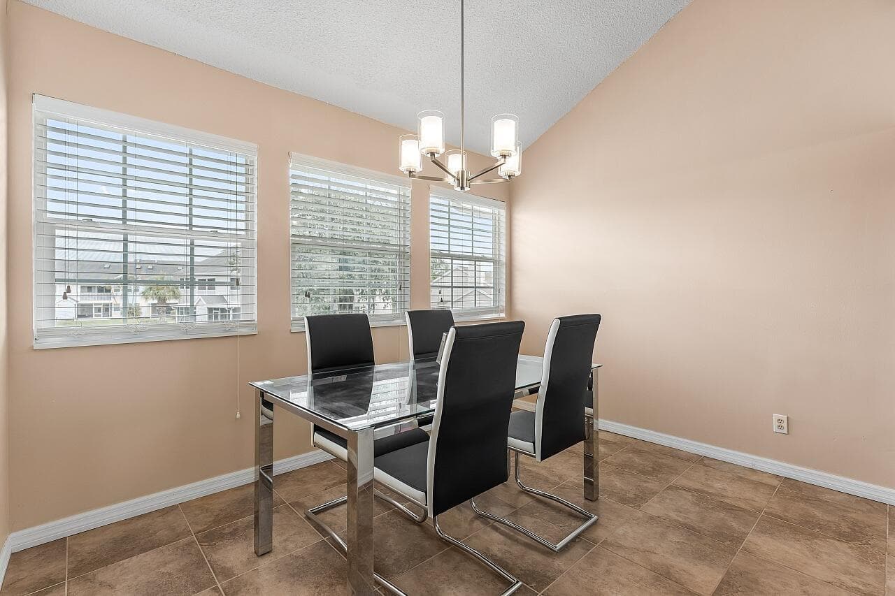 1965 Westminster Circle # 6, Vero Beach, FL 32966 photo 2