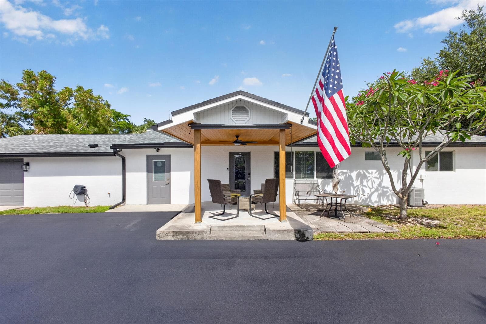 5500 West Place, Mangonia Park, FL 33407 photo 2