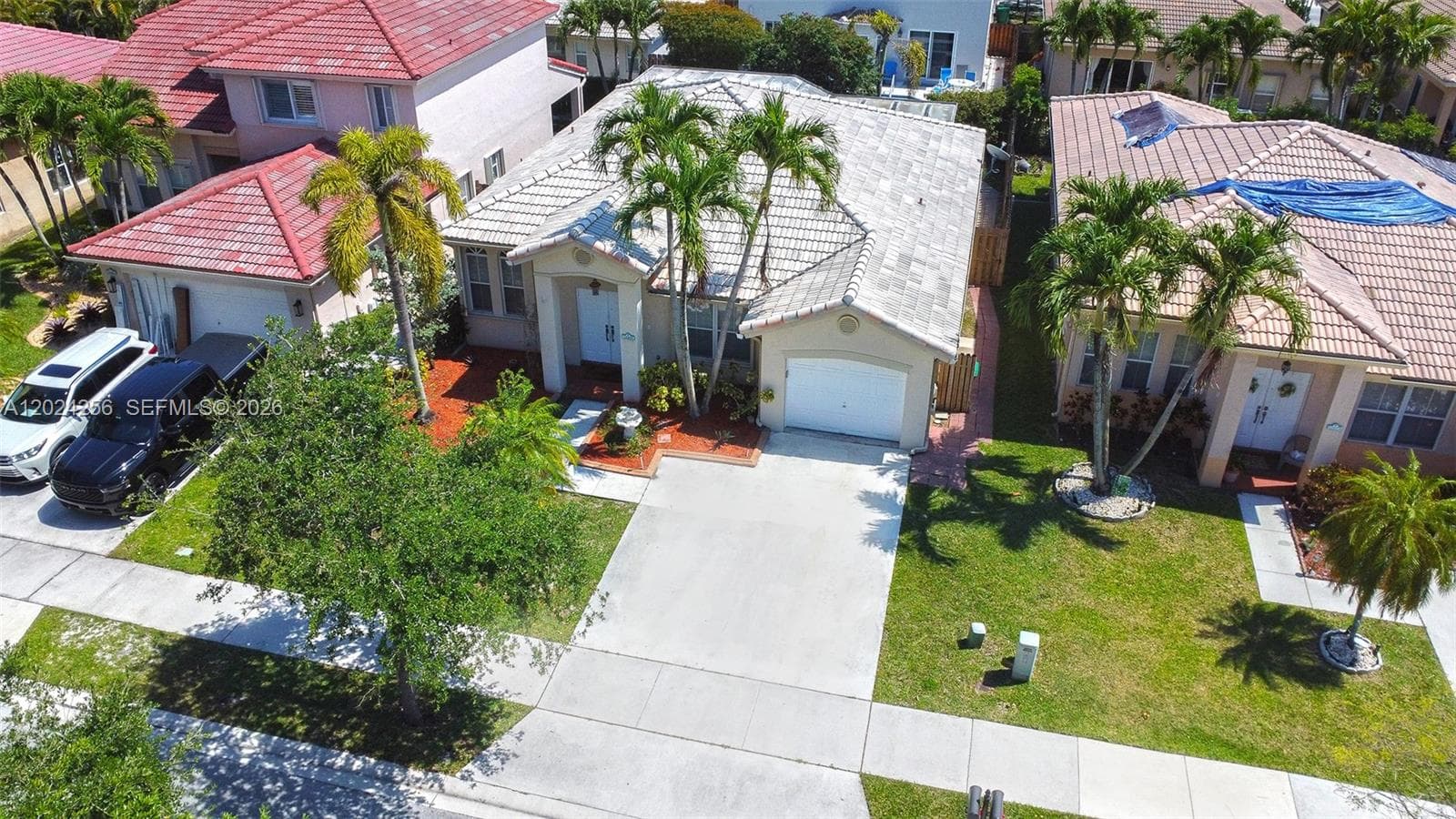 13964 N Cypress Cove Cir, Davie, FL 33325 photo 2