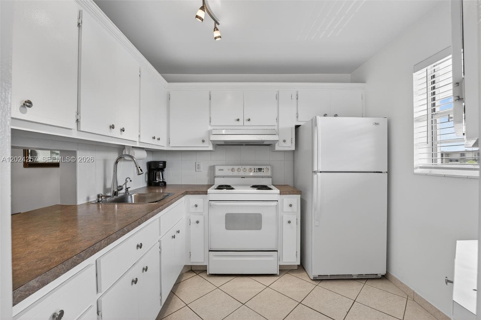 2800 NW 47th Ter # 303B, Lauderdale Lakes, FL 33313 photo 3
