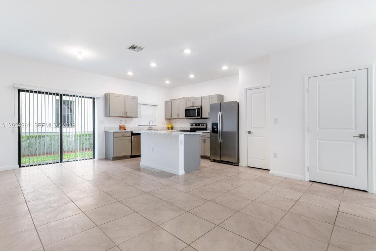 1170 SW 7th Ct # 1170, Florida City, FL 33034 photo 5
