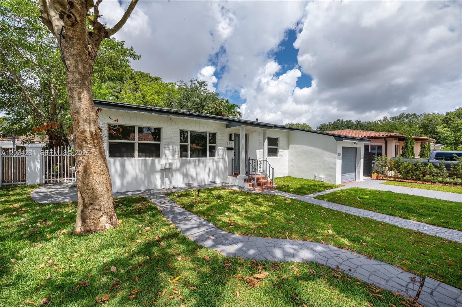 264 Navajo St, Miami Springs, FL 33166 photo 4