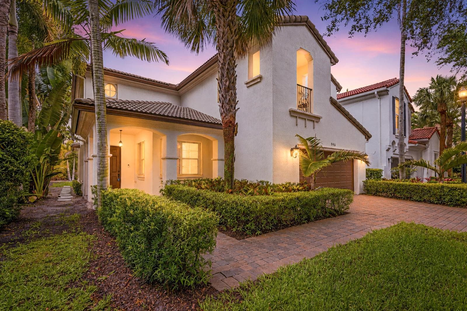 946 Mill Creek Drive, Palm Beach Gardens, FL 33410 photo 2