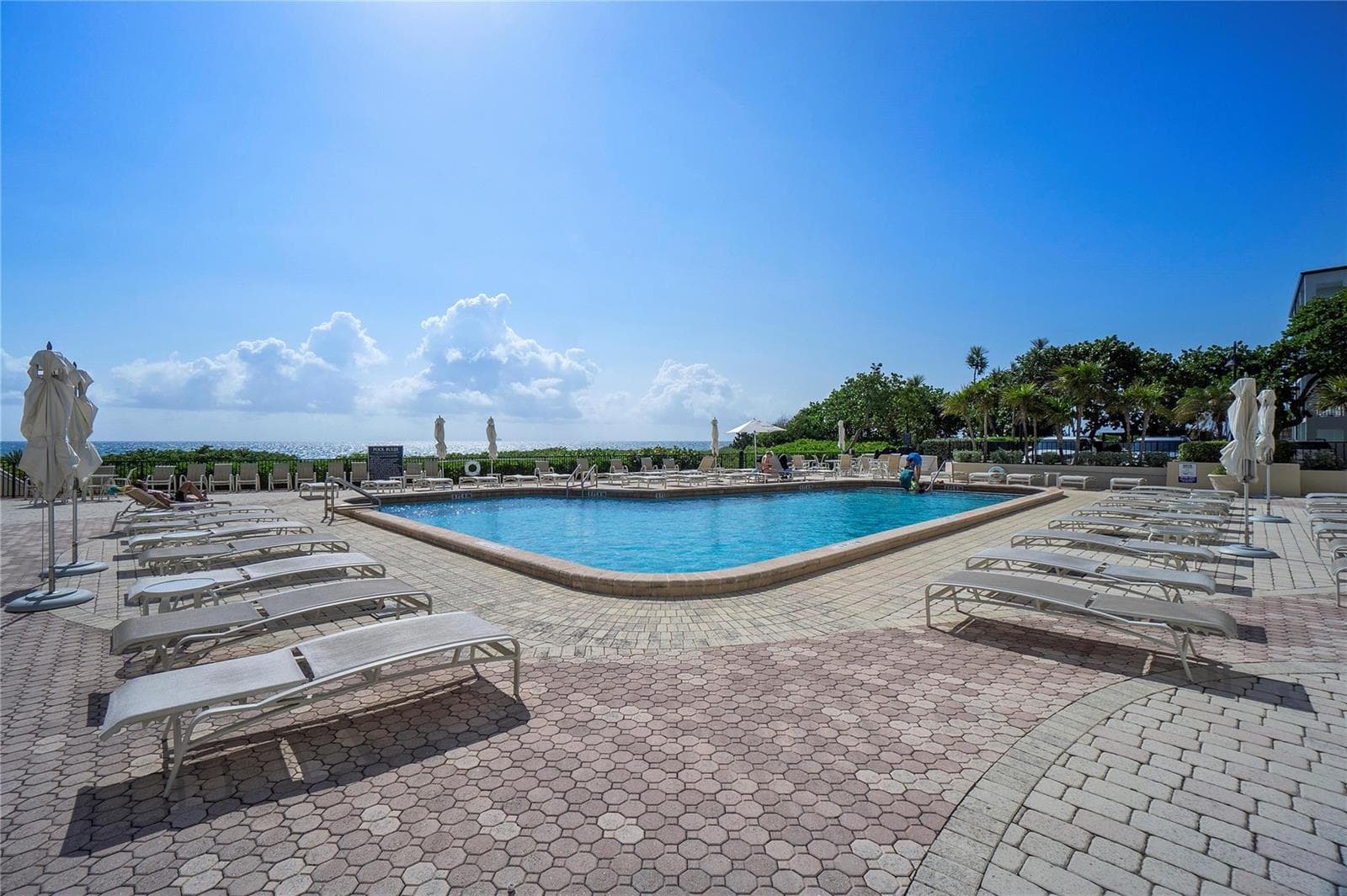 1900 S Ocean Boulevard # 8l, Lauderdale By The Sea, FL 33062 photo 2