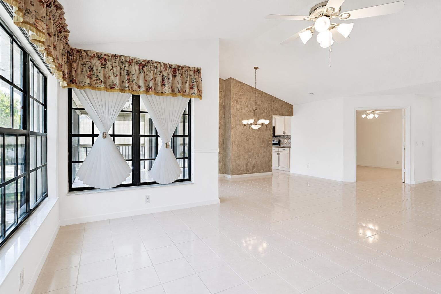 3283 Jog Park Drive, FL 33467 photo 4